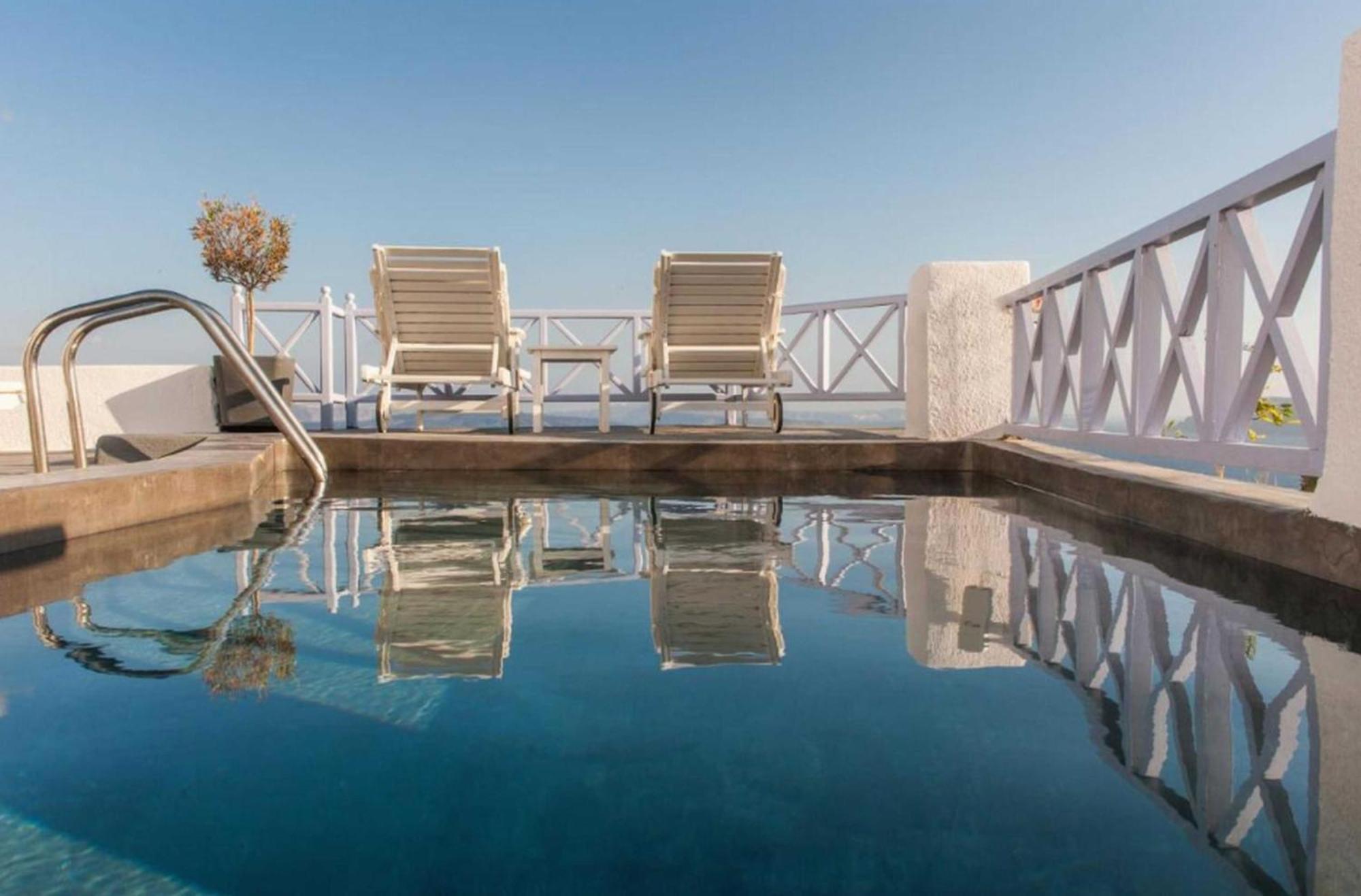 Villa Charming Santorini Yagos 1 Bedroom Min, Children Age 12 Years Private Furnished Balcony With Hot Tub Overlooking The Sea , Oia (Santorini)