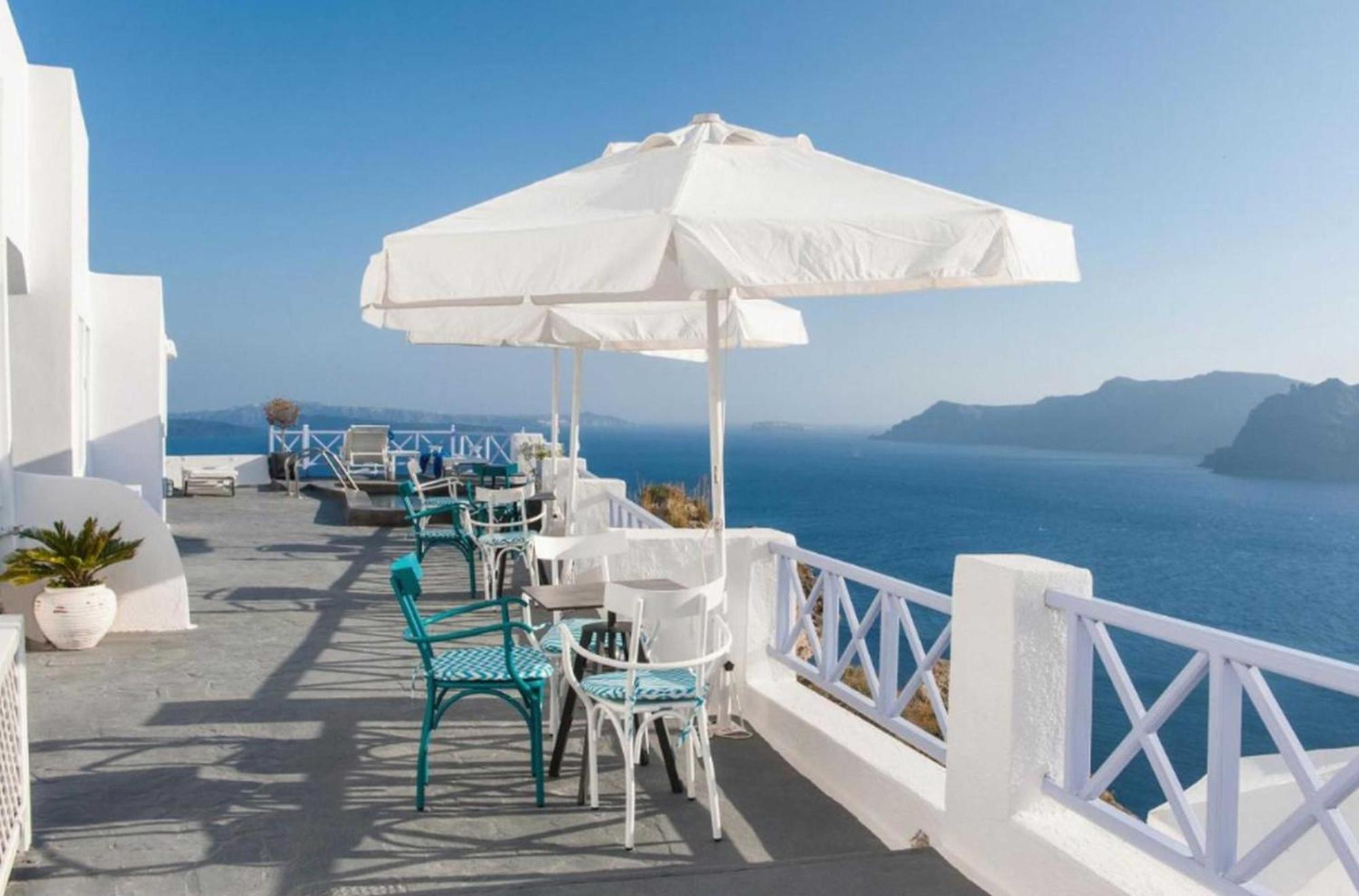 Villa Charming Santorini Yagos 1 Bedroom Min, Children Age 12 Years Private Furnished Balcony With Hot Tub Overlooking The Sea ,