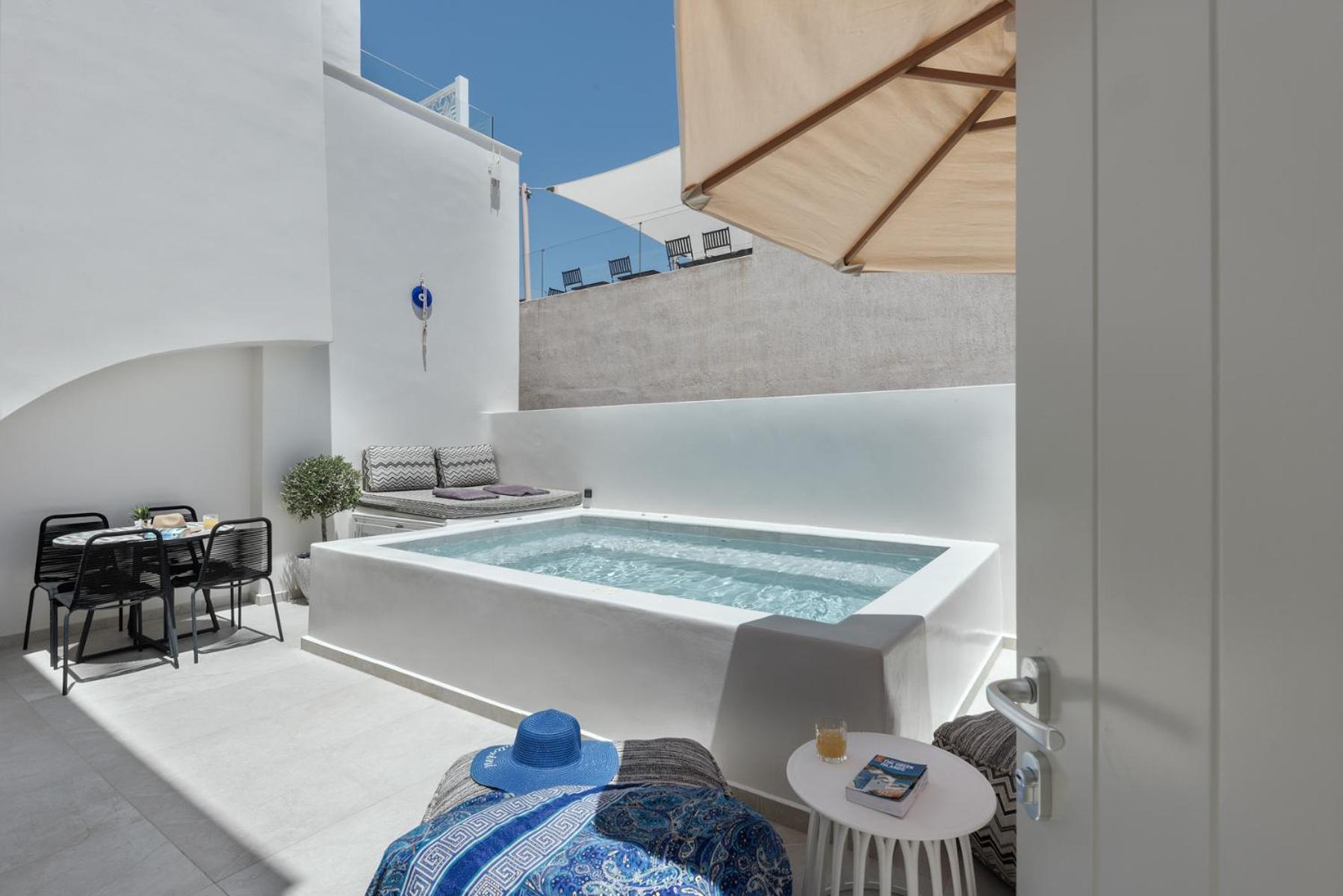 La Madeleine Bed & Breakfast Oia (Santorini)