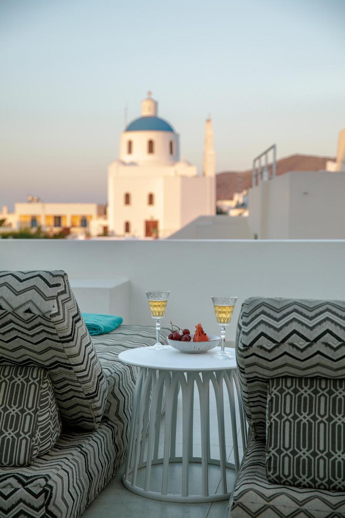 La Madeleine Oia (Santorini)