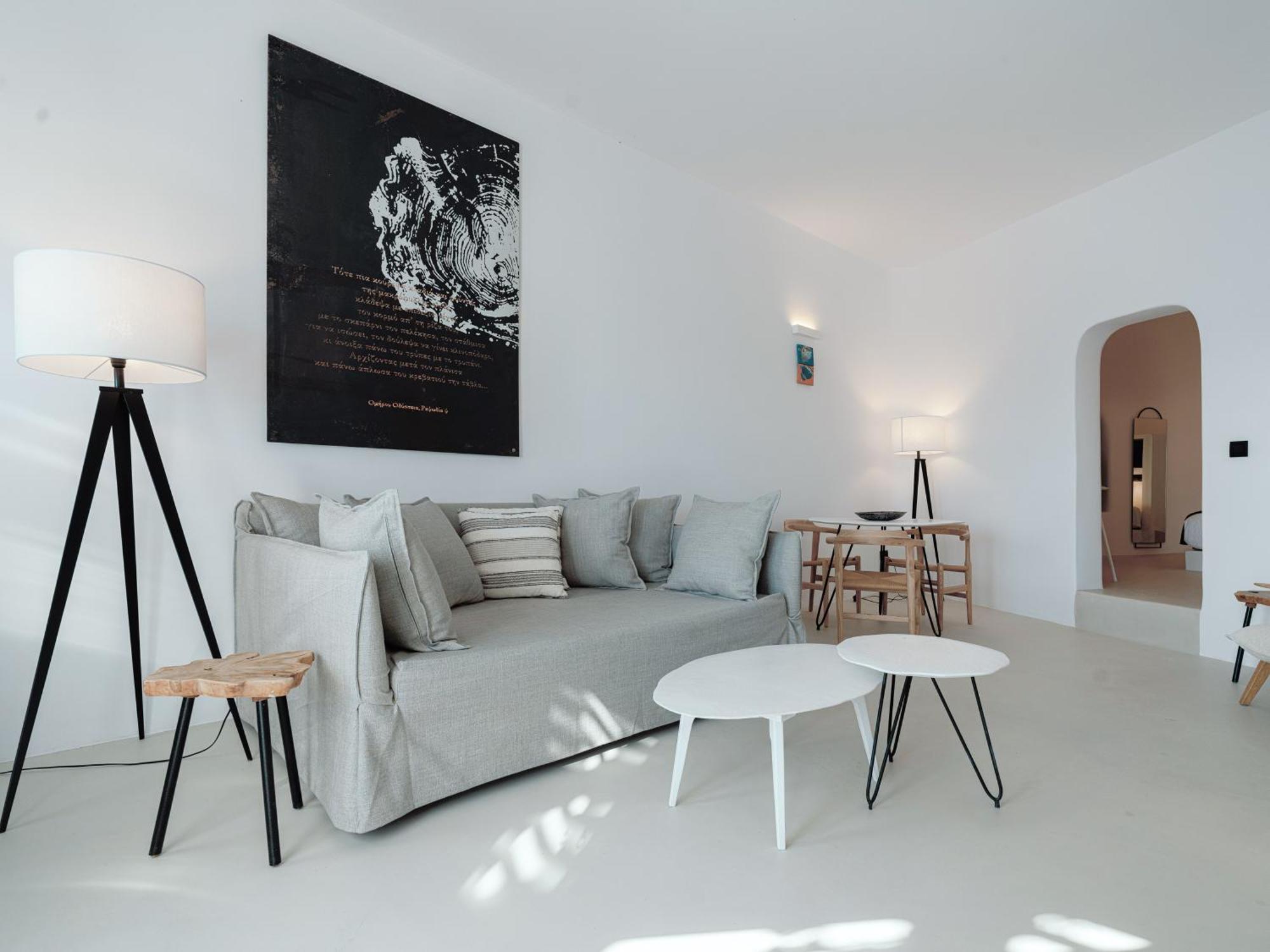 Hotel Ikies Santorini 4*