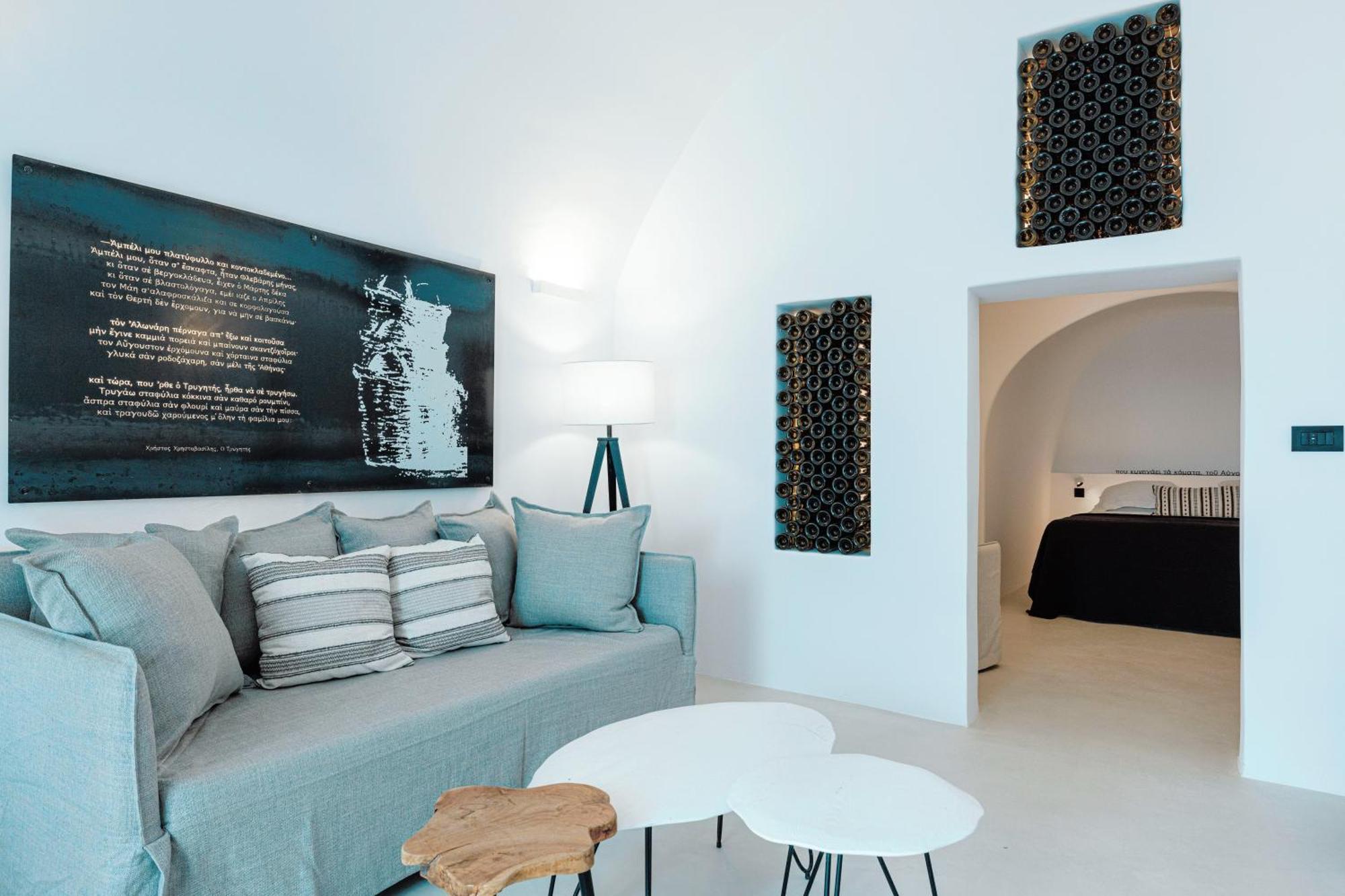 Hotel Ikies Santorini 4*