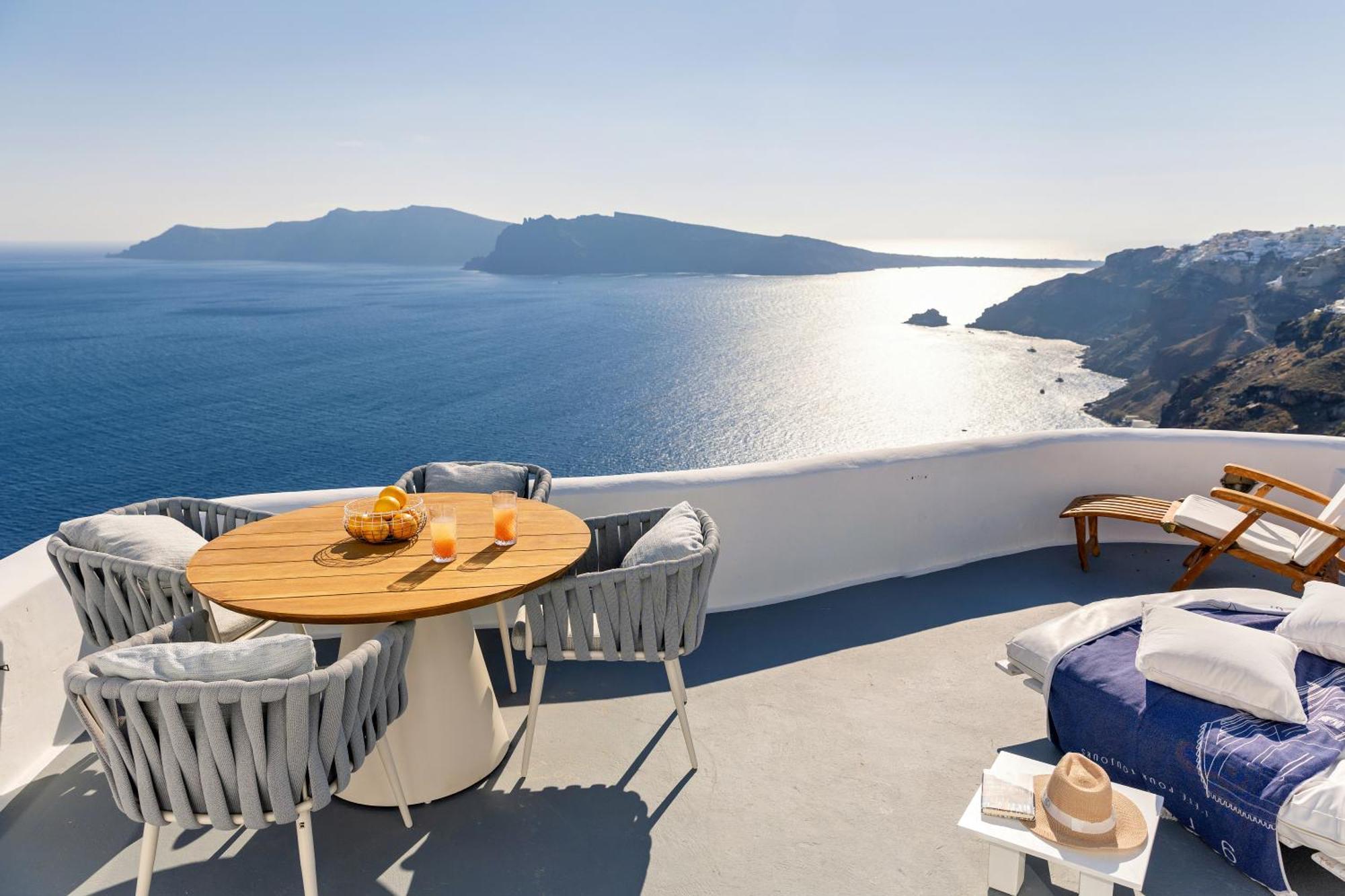 Hotel Ikies Santorini