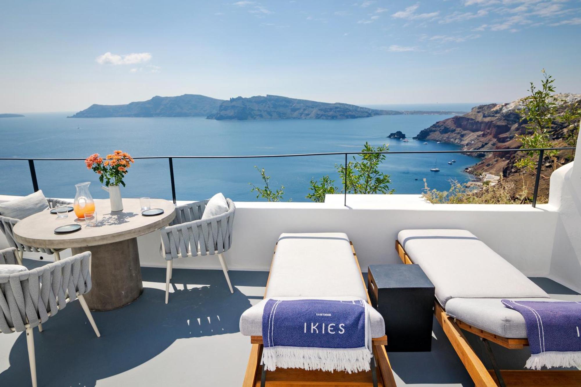 Ikies Santorini Hotel