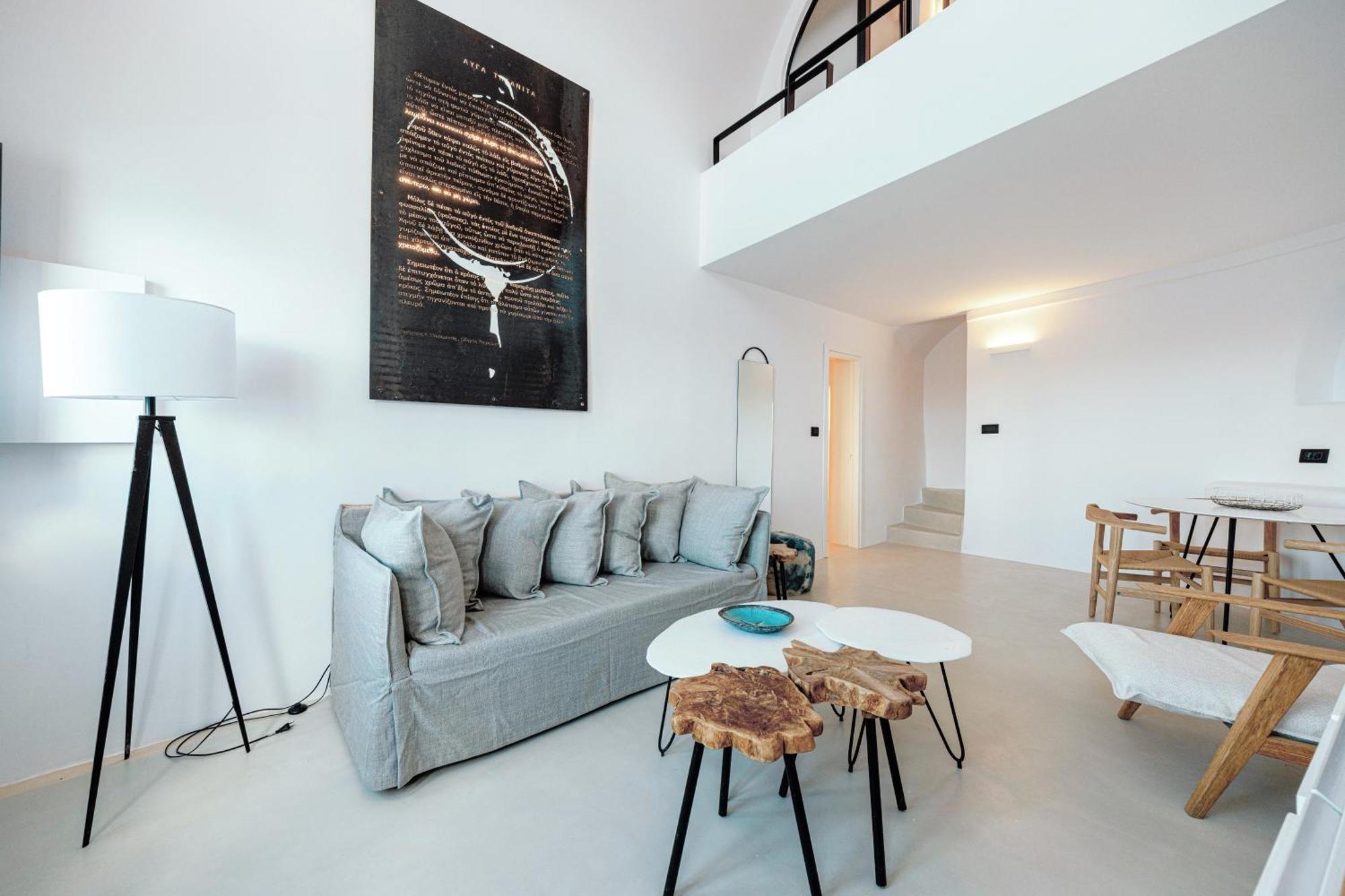 Ikies Santorini 4*