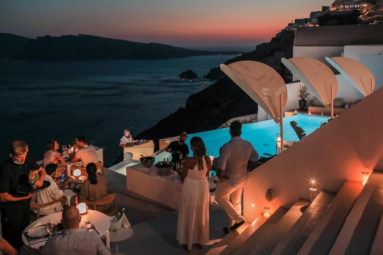 The Saint 5* Oia (Santorini)