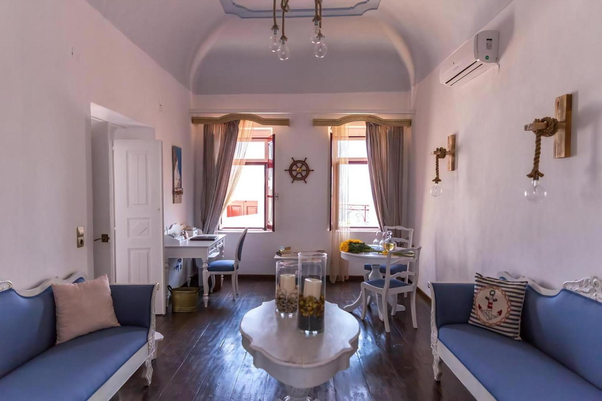 Villa Beautiful Spectacular Sea Views Sunset Caldera Views Aegean Serenity Oia (Santorini)