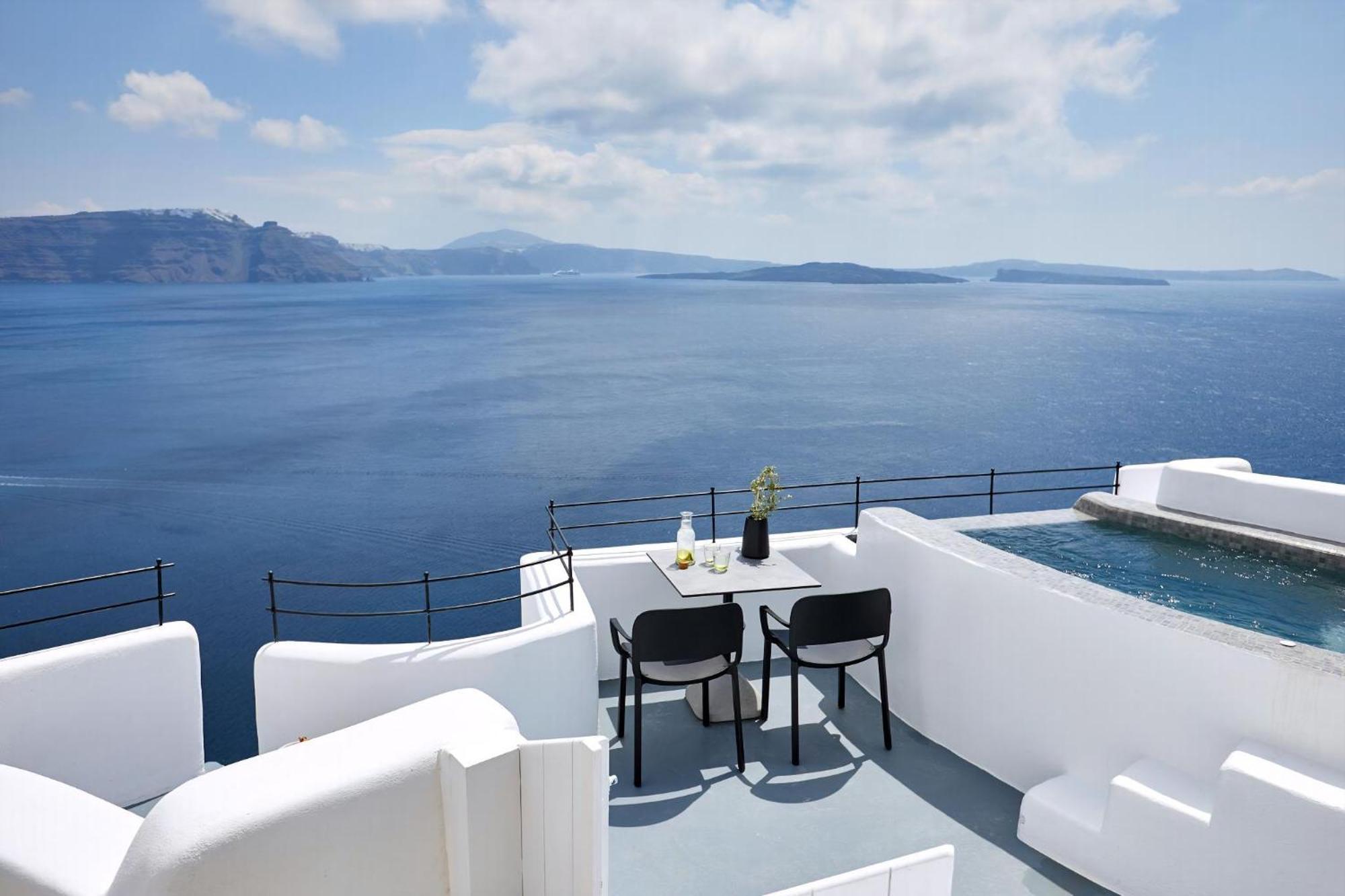 W Deluxe 1 Bedroom Cave Outdoor Hot Tub Santorini Villa