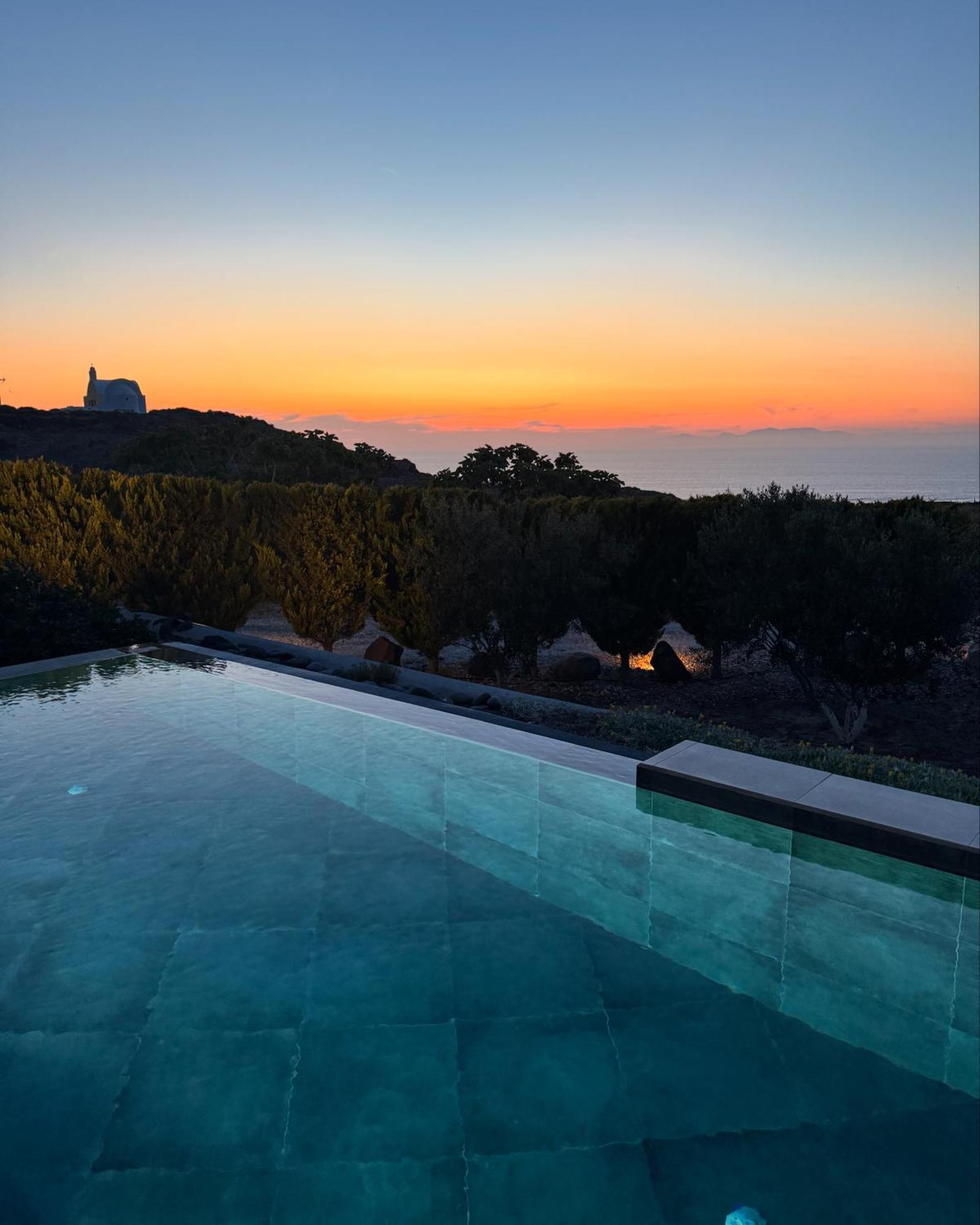Saint John Oia-villas With Private Heated Pool Apartment