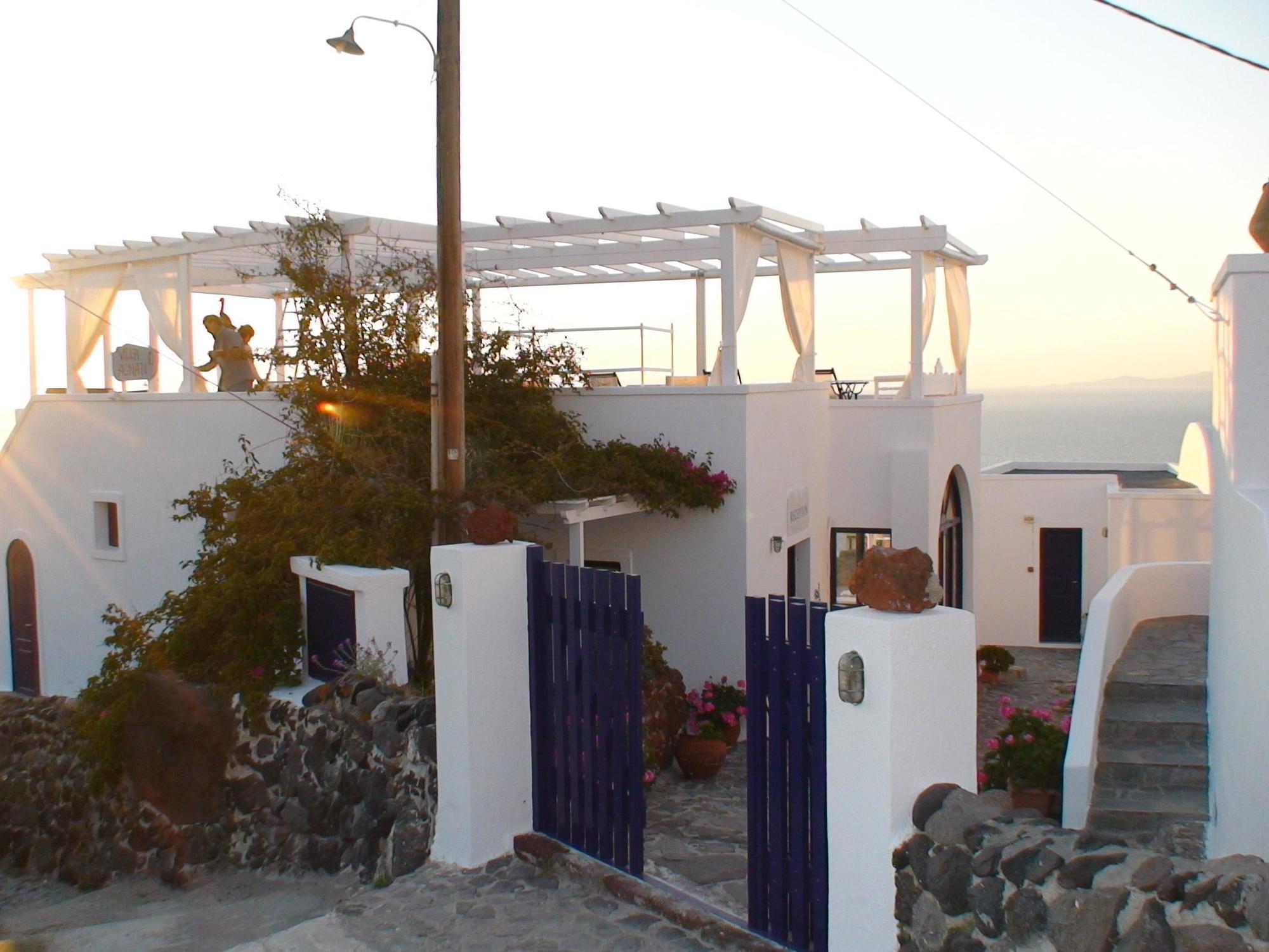 Agnadi View Oia (Santorini)