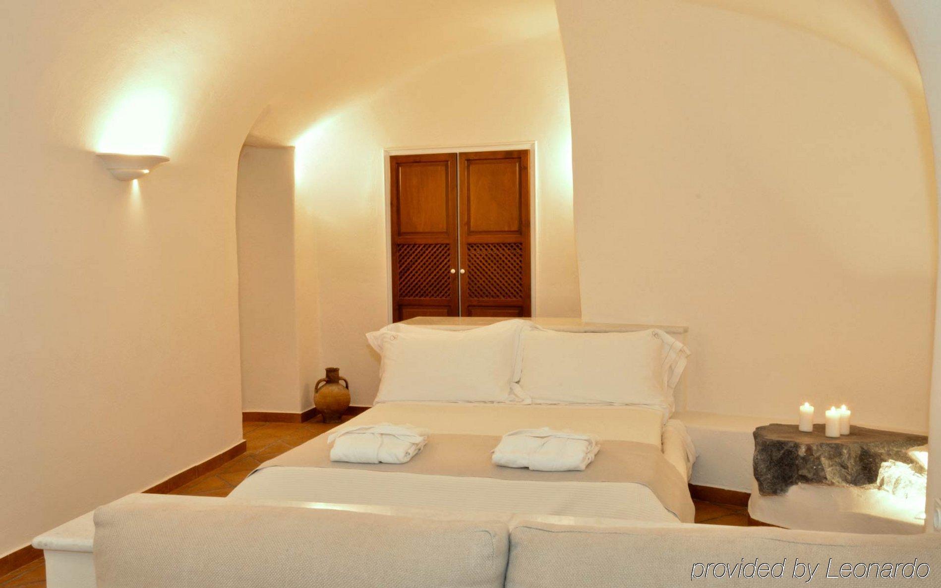 16 Oia (Santorini)