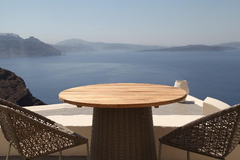 16 * Oia (Santorini)