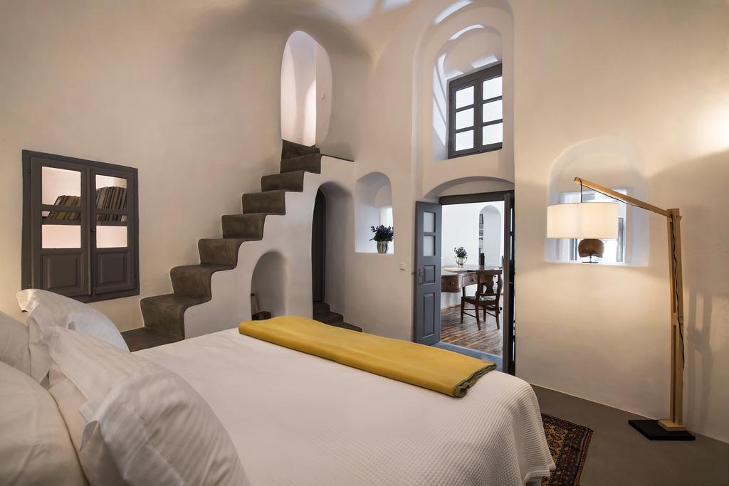 Aerie House Oia (Santorini)