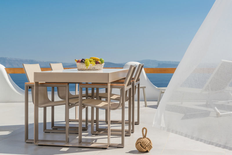 Elite Luxury 4* Oia (Santorini)