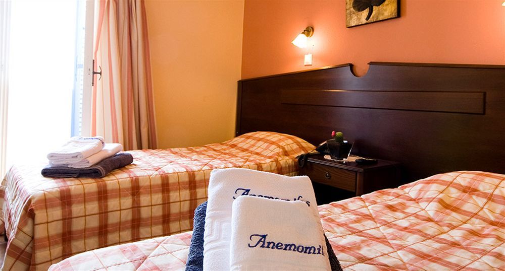 Anemomilos Aparthotel Oia (Santorini)