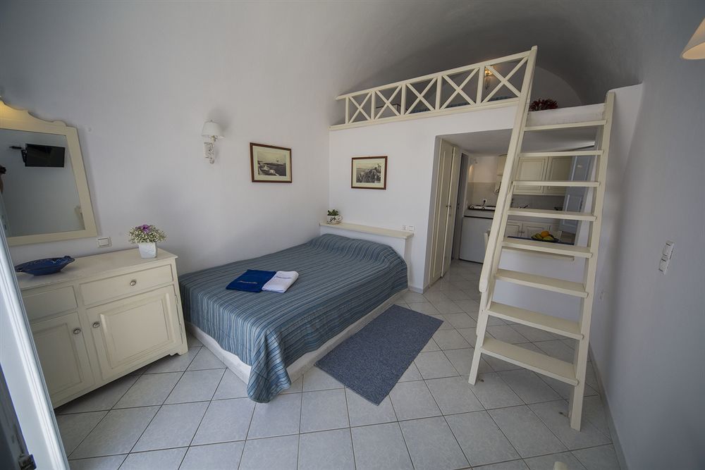 Anemomilos 2* Oia (Santorini)