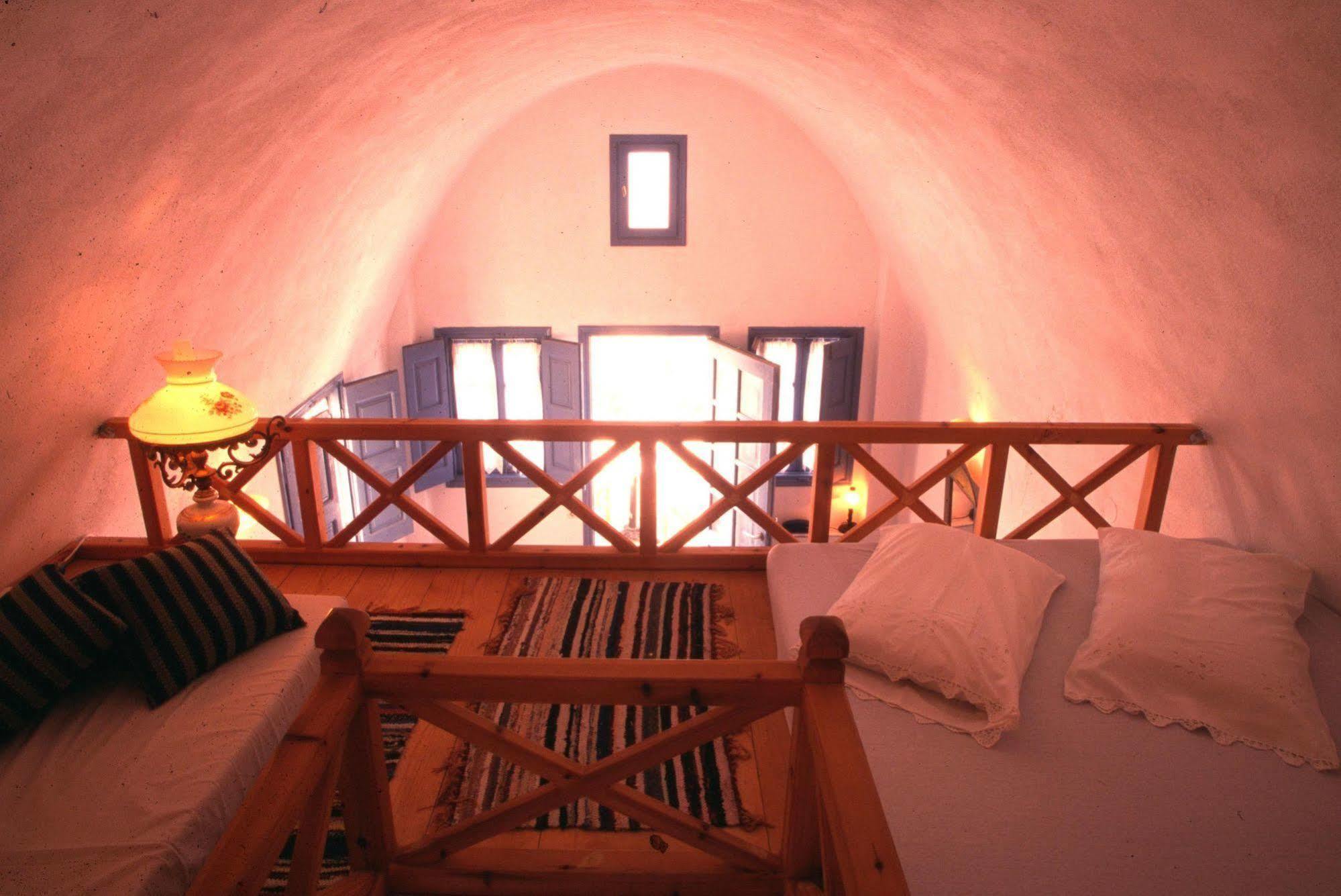 Ecoxenia * Oia (Santorini)