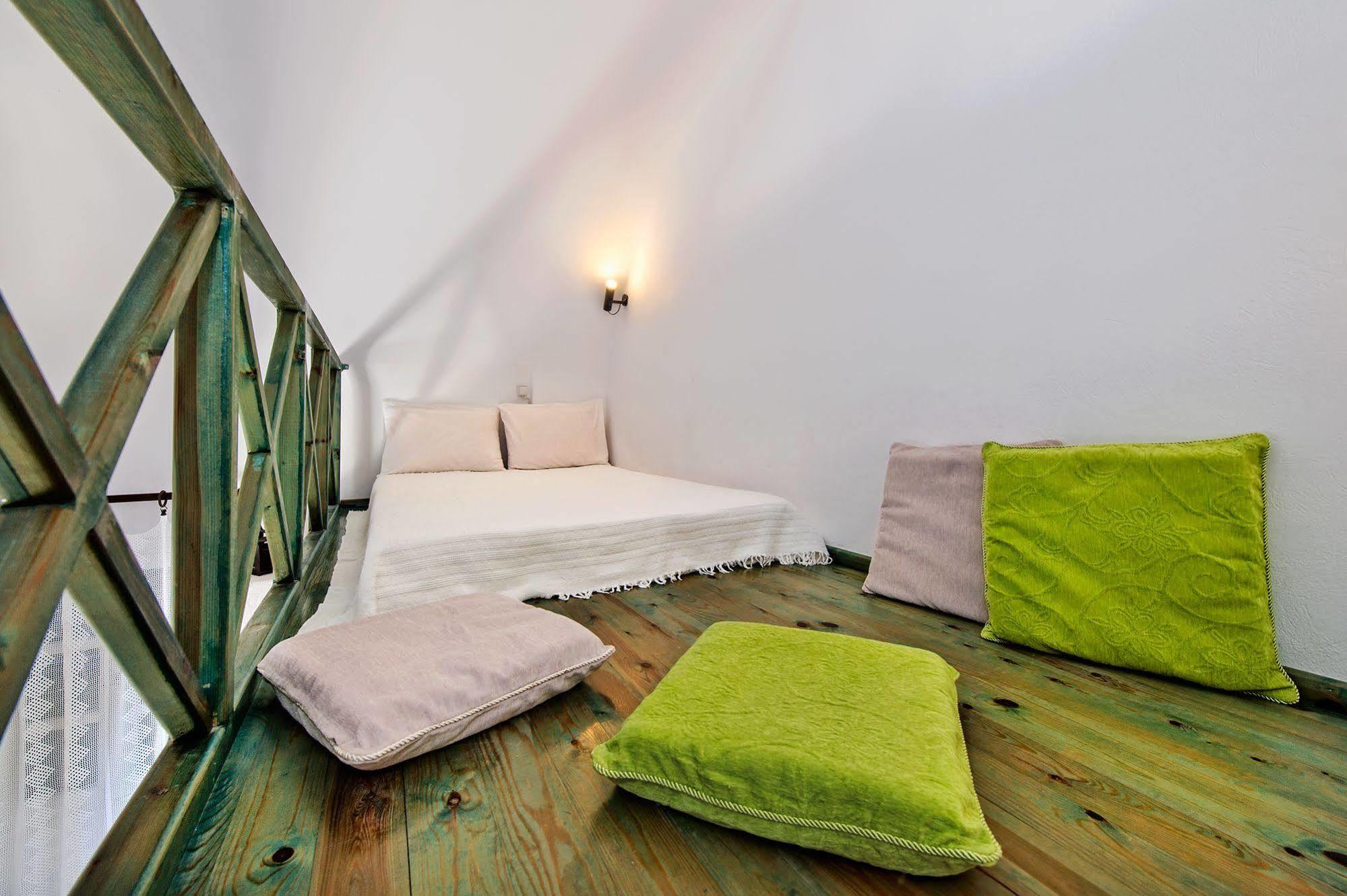 Aparthotel Pezoula Oia (Santorini)