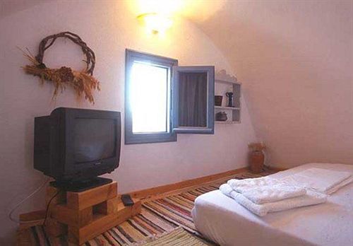 Ecoxenia Apartment Oia (Santorini)