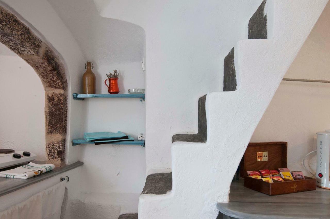 Zoe Aegeas Traditional Aparthotel 3*