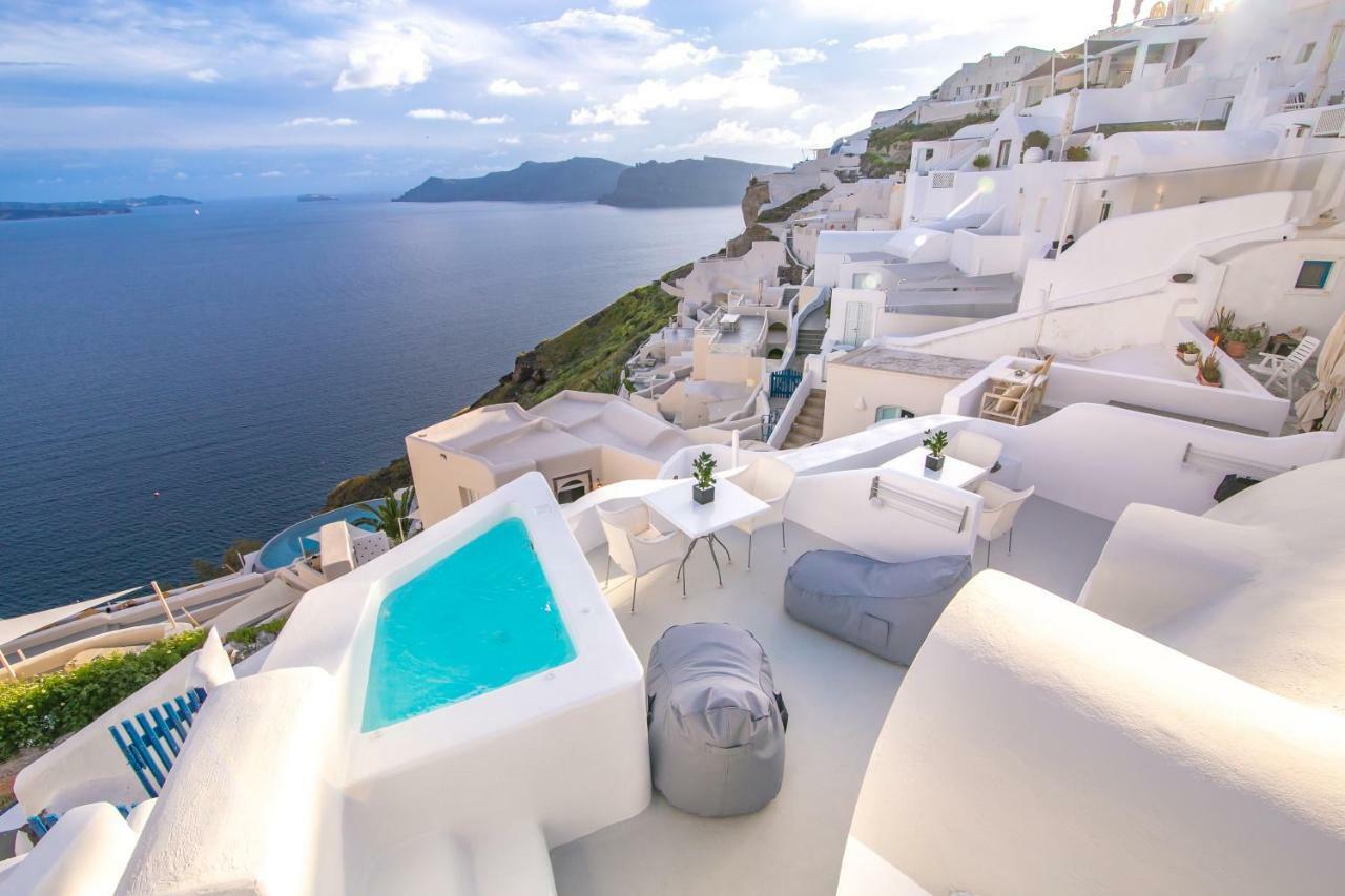 Onar - Onar Collection * Oia (Santorini)