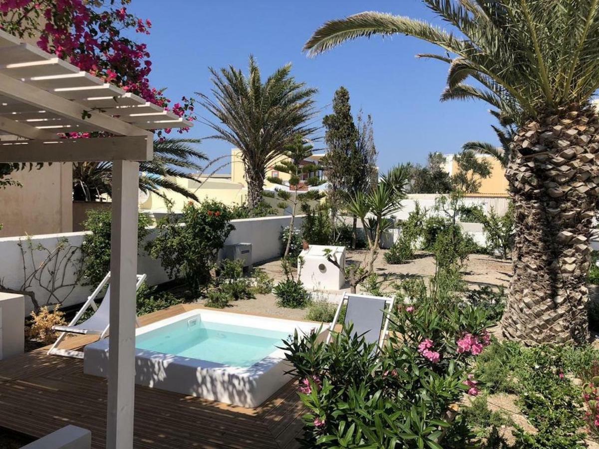 Secret Garden House In Guest house Oia (Santorini)