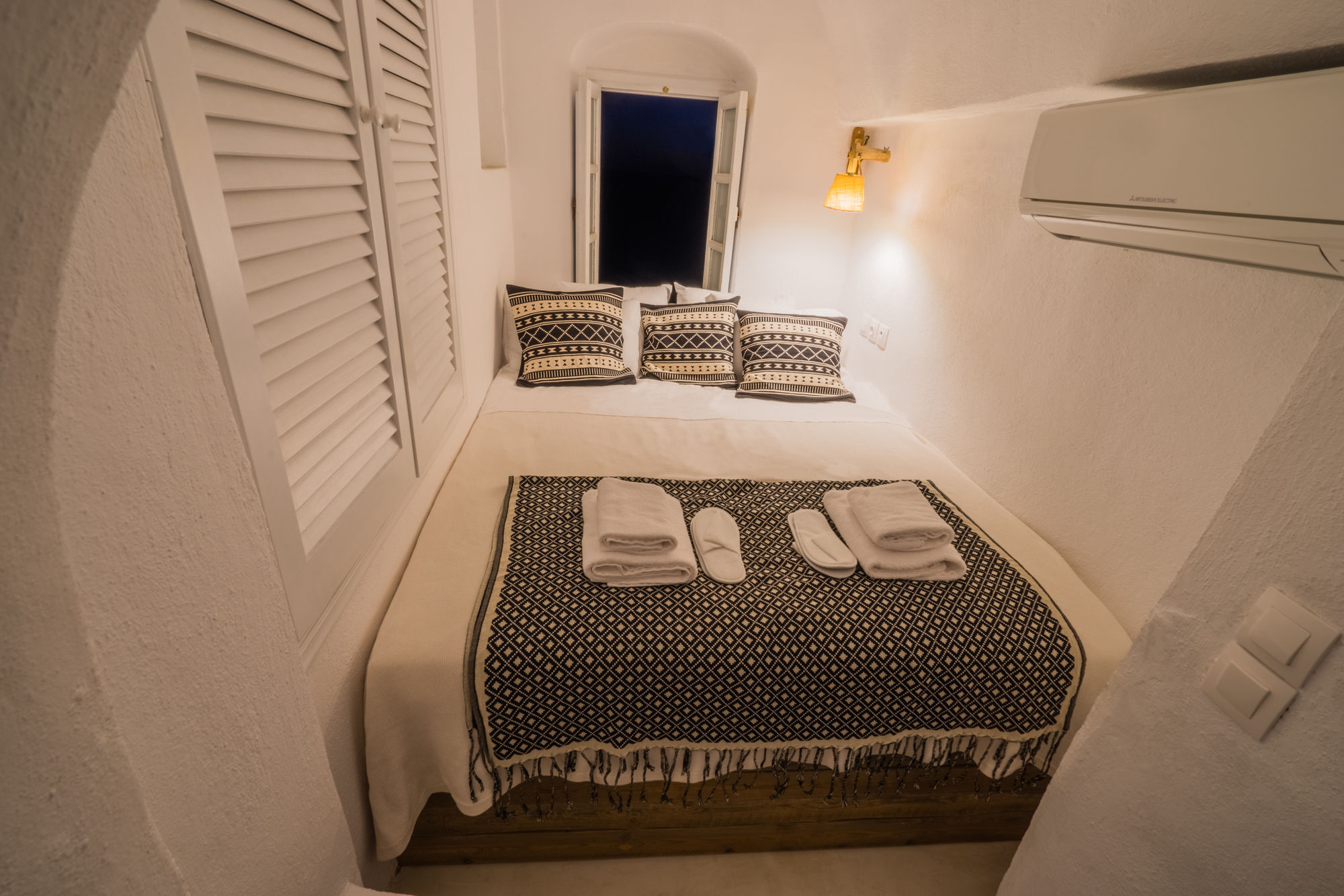 Canvas * Oia (Santorini)