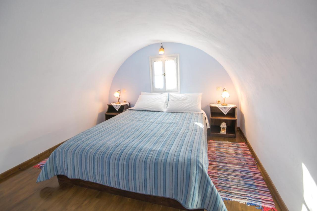Anemoessa 3* Oia (Santorini)