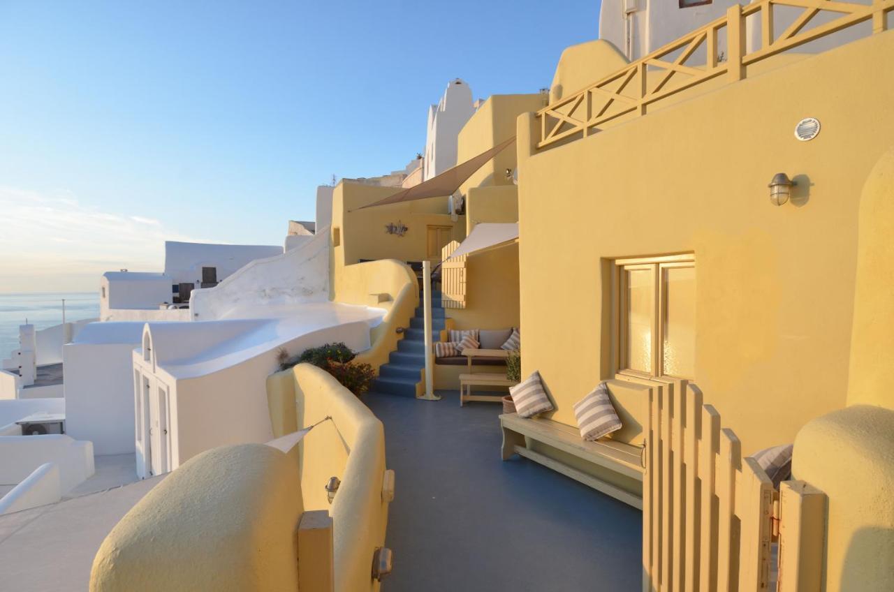 Ariadni Cave In * Oia (Santorini)
