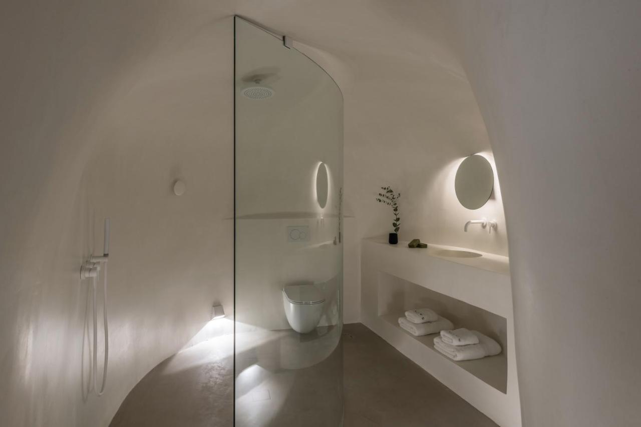 The Saint Hotel Oia (Santorini)