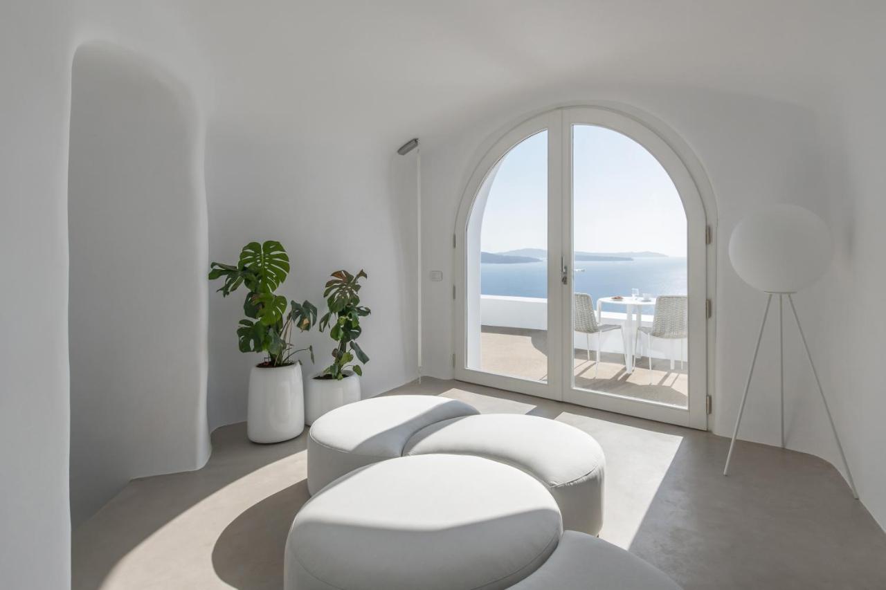 The Saint Oia (Santorini)