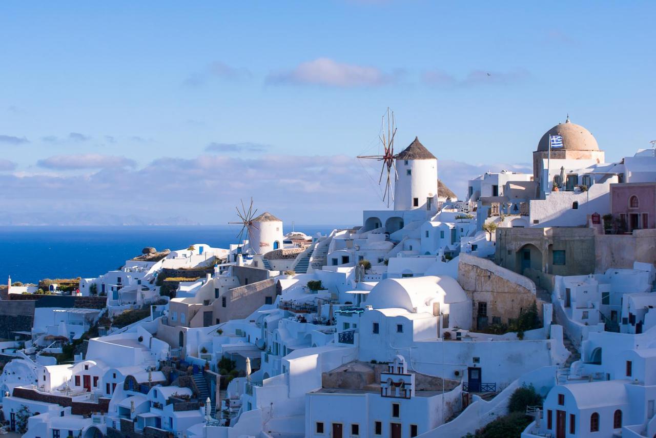 Pezoules Of 4* Oia (Santorini)