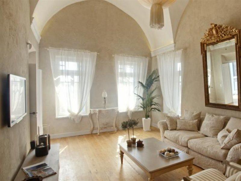 Mansion Oia (Santorini)