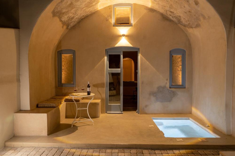 Oia's Cellars Oía