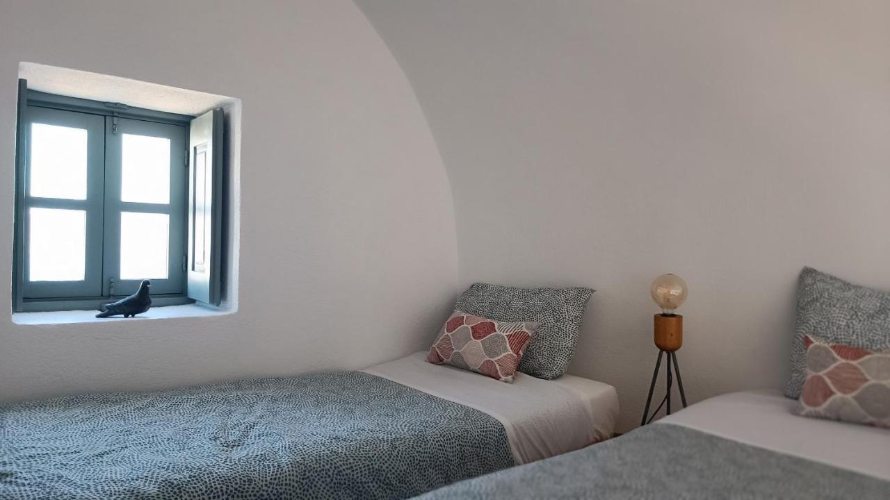 Apartment Elias Cave House 270o Caldera View