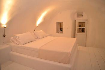 Villa Gaia Suites *