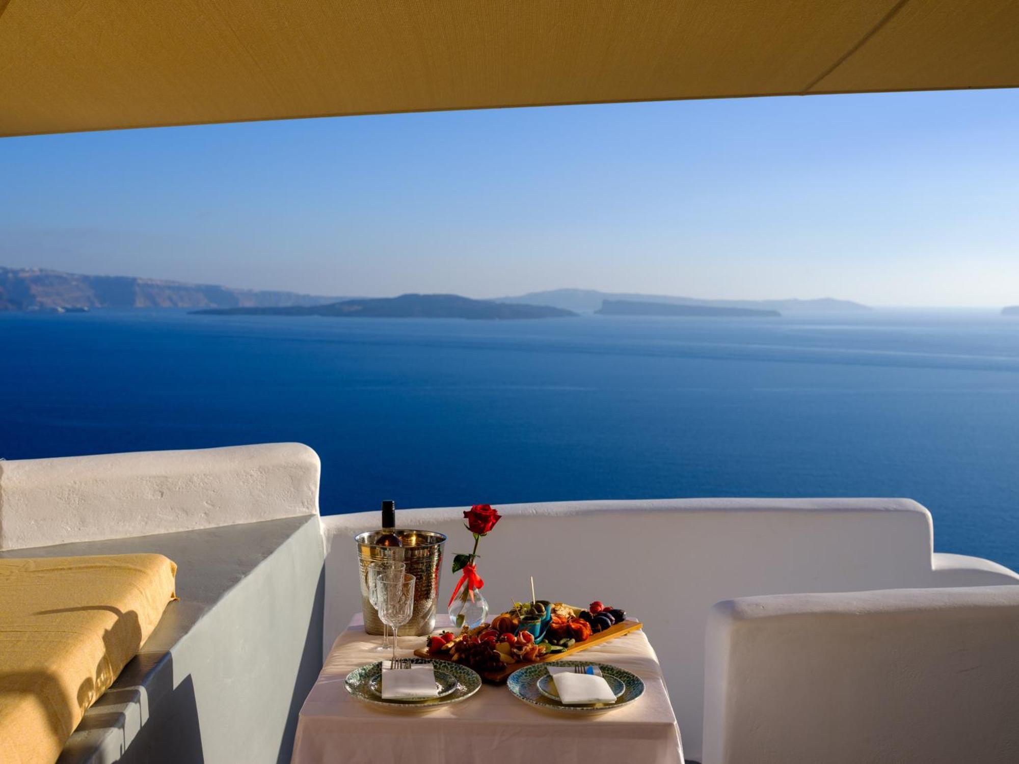 Thirea Oia (Santorini)