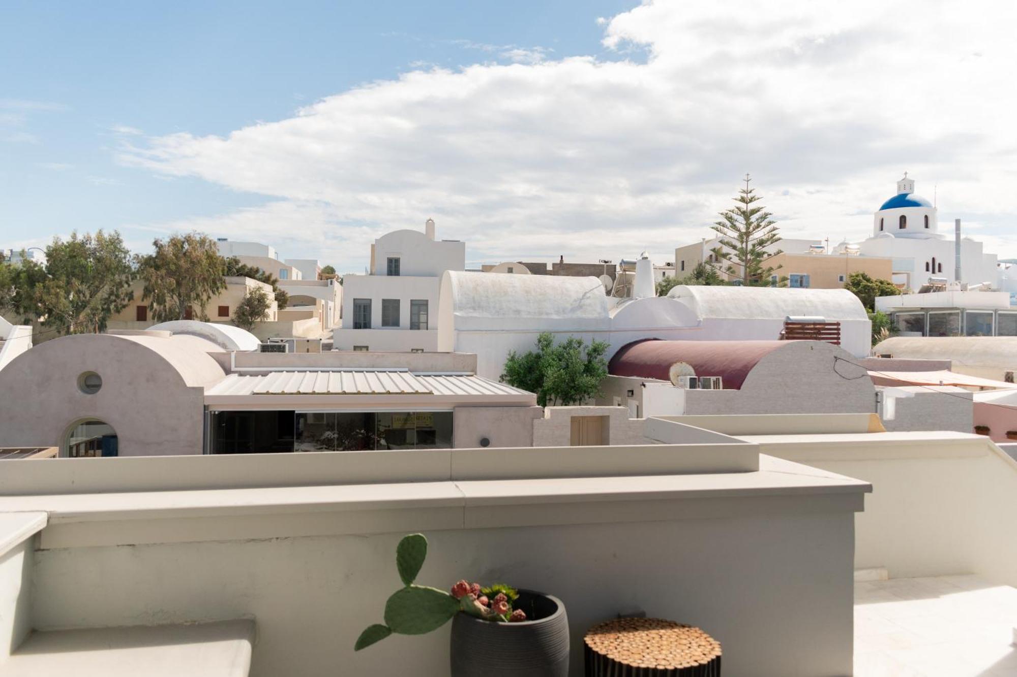 Central Hostel Oia