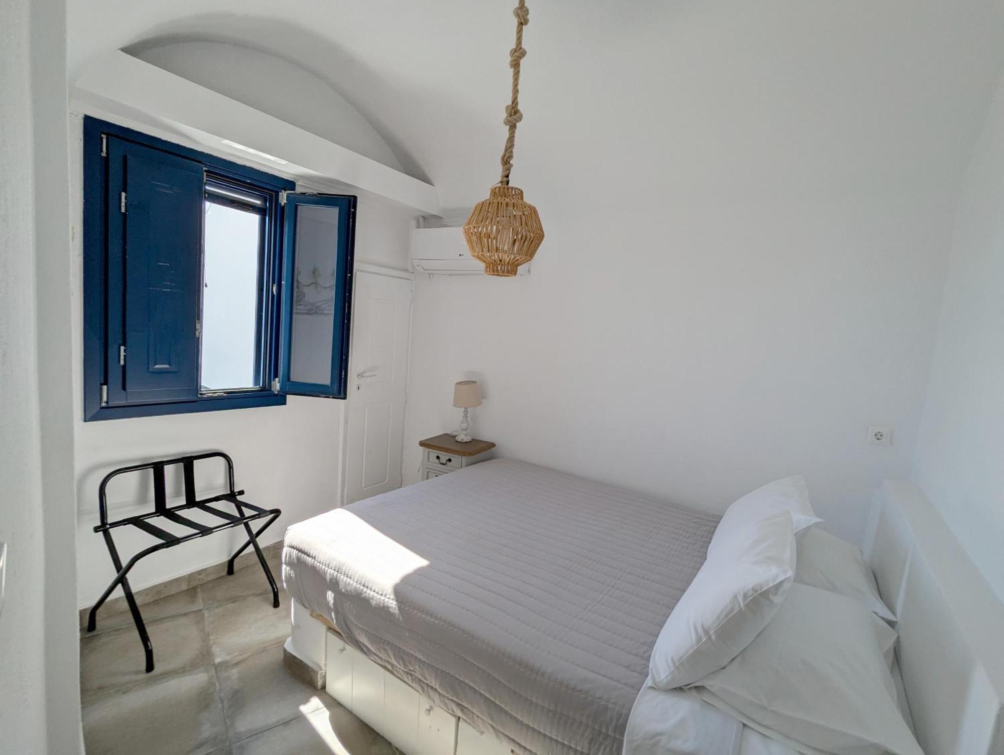 Oia's Secret Villa Oia (Santorini)