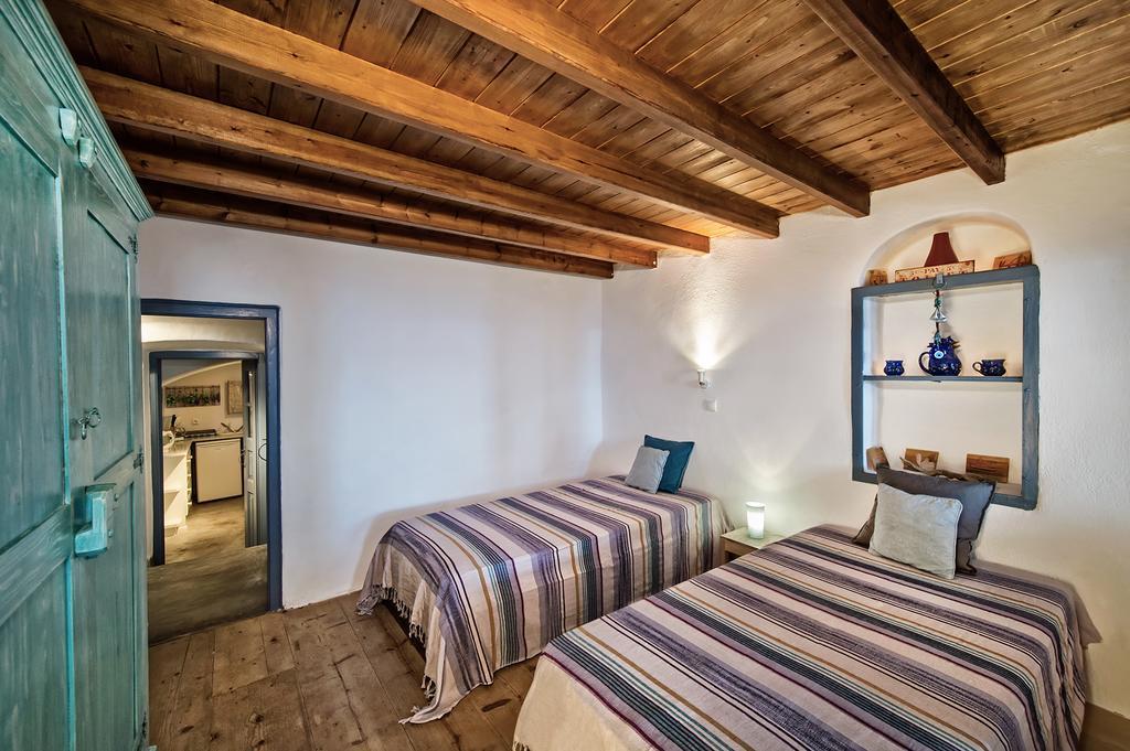 Lucky Homes - Oia (Santorini)