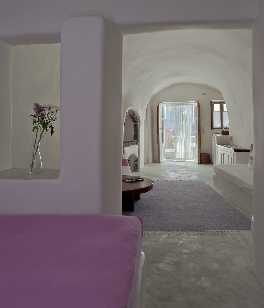 Perivolas Hotel 5*