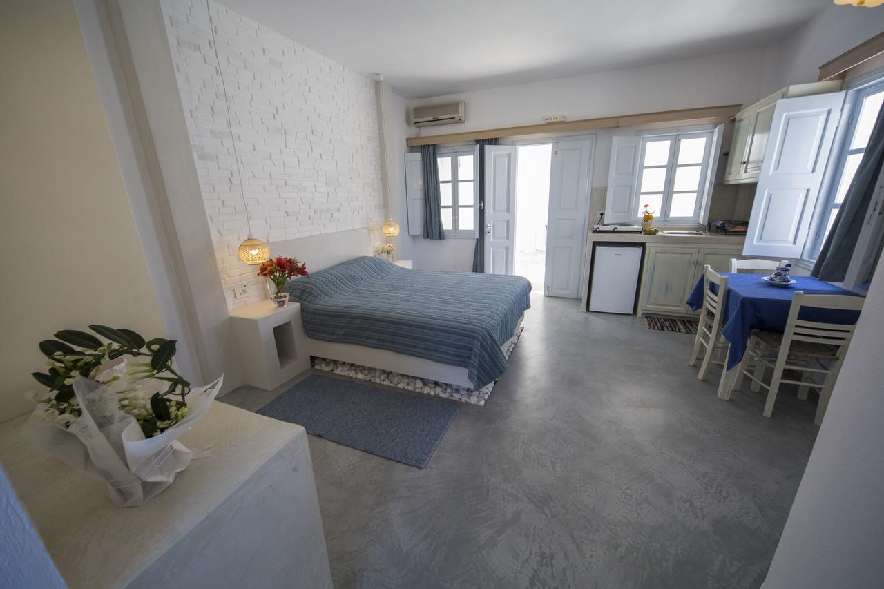 Ianthe & 2* Oia (Santorini)